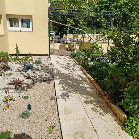 Appartement Aurore En Rez De Jardin Avec Parking Gratuit Vence Kültér fotó