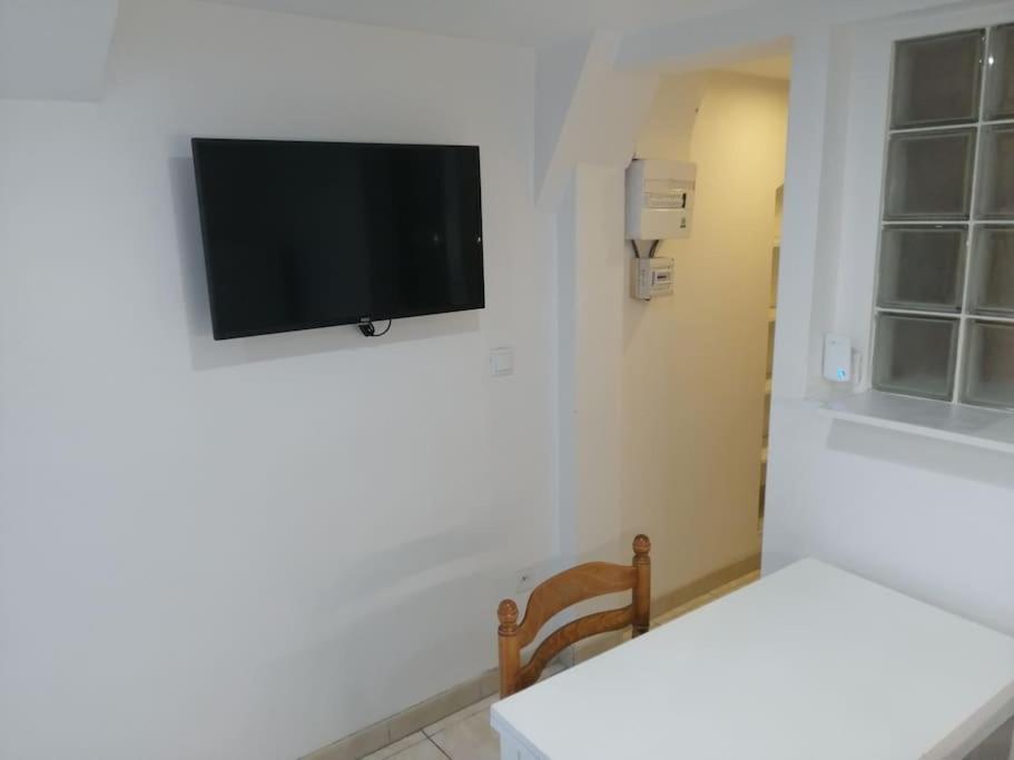 Appartement Aurore En Rez De Jardin Avec Parking Gratuit Vence Kültér fotó